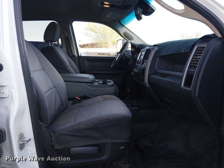 image for item EE5151 2016 RAM 5500 Crew Cab flatbed truck