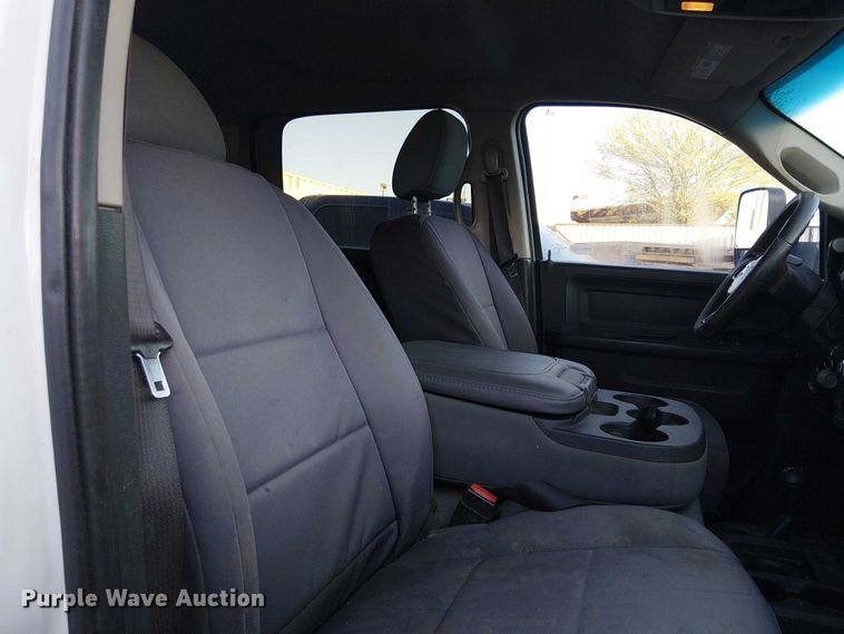 image for item EE5151 2016 RAM 5500 Crew Cab flatbed truck