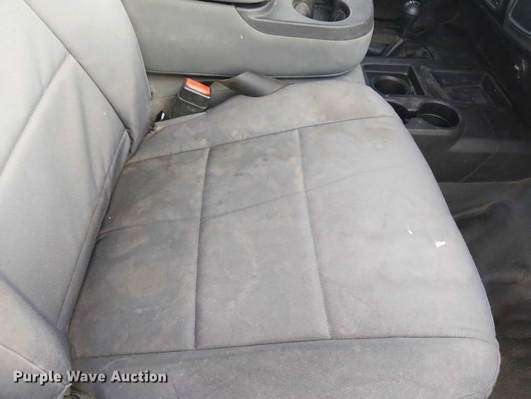 image for item EE5151 2016 RAM 5500 Crew Cab flatbed truck