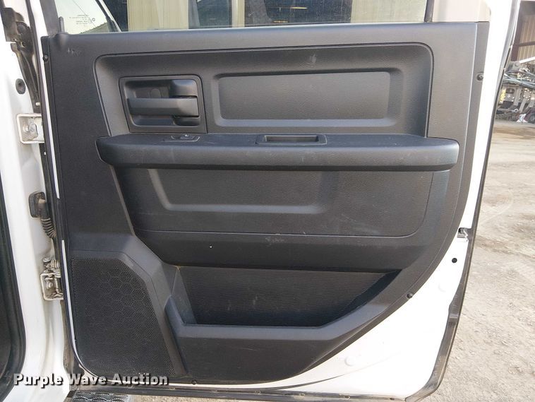 image for item EE5151 2016 RAM 5500 Crew Cab flatbed truck