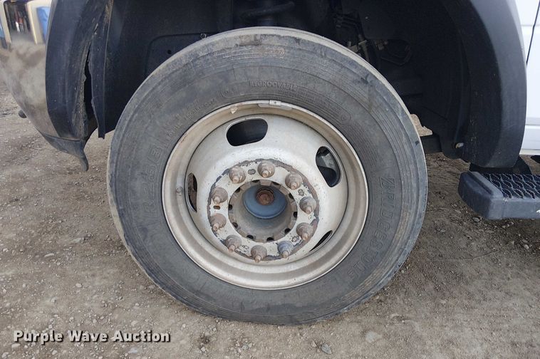 image for item EE5151 2016 RAM 5500 Crew Cab flatbed truck