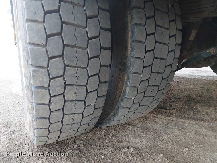 image for item EE5151 2016 RAM 5500 Crew Cab flatbed truck