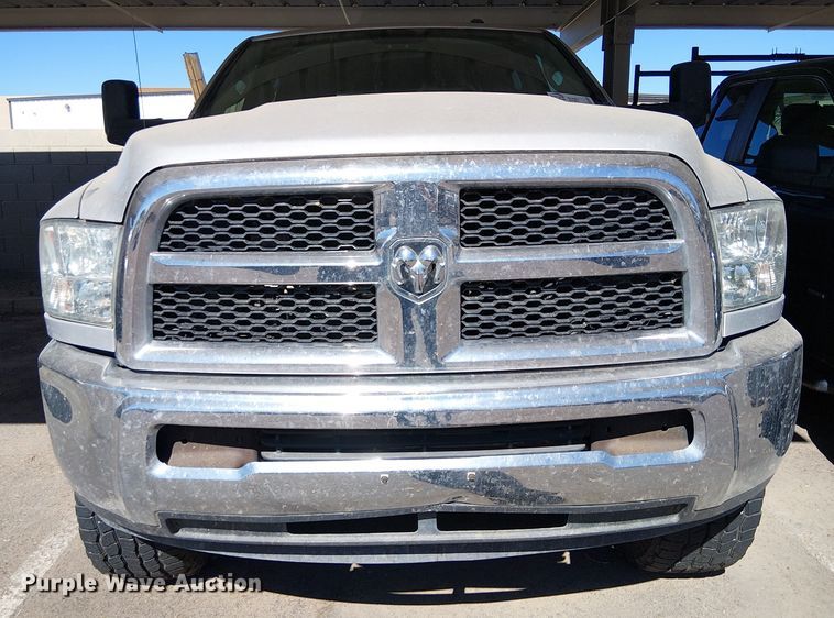 image for item EE5162 2017 RAM 2500 Crew Cab flatbed pickup truck