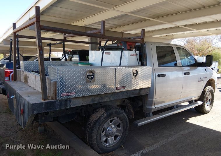 image for item EE5162 2017 RAM 2500 Crew Cab flatbed pickup truck