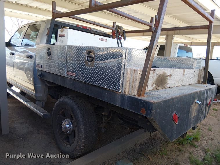 image for item EE5162 2017 RAM 2500 Crew Cab flatbed pickup truck