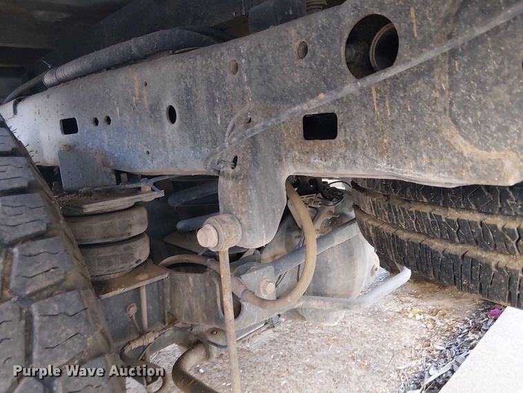 image for item EE5162 2017 RAM 2500 Crew Cab flatbed pickup truck