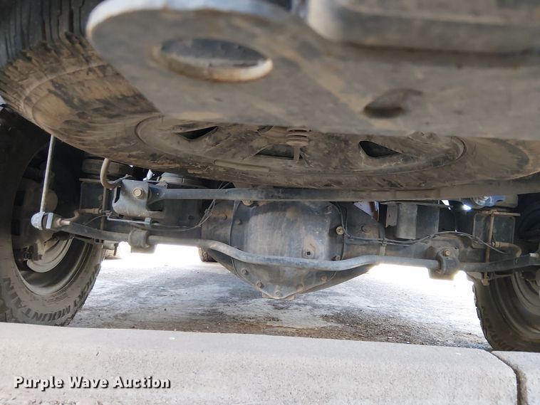 image for item EE5162 2017 RAM 2500 Crew Cab flatbed pickup truck