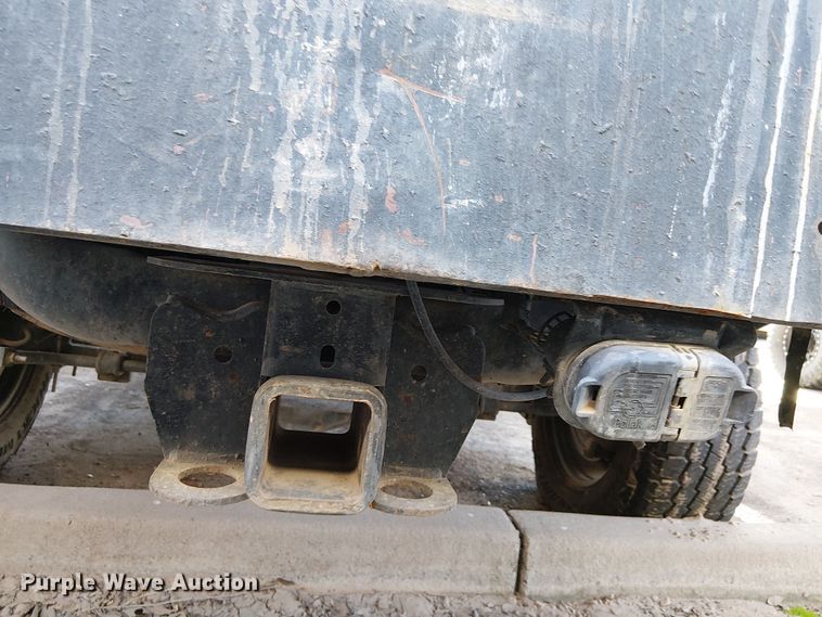 image for item EE5162 2017 RAM 2500 Crew Cab flatbed pickup truck