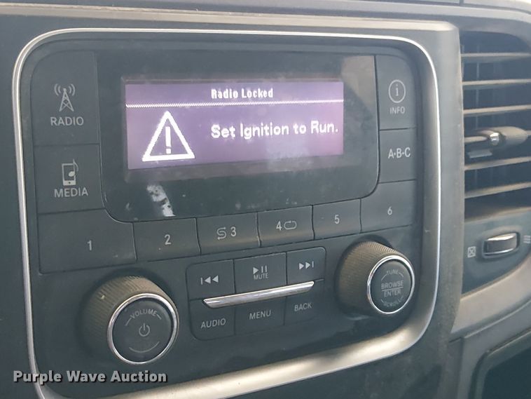 image for item EE5162 2017 RAM 2500 Crew Cab flatbed pickup truck