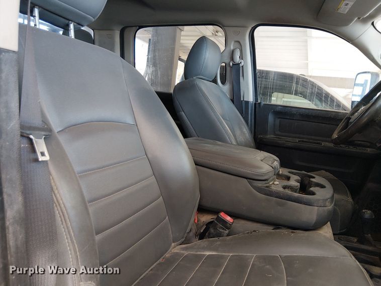 image for item EE5162 2017 RAM 2500 Crew Cab flatbed pickup truck