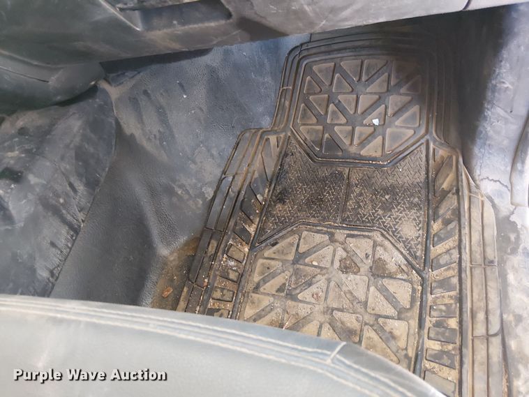 image for item EE5162 2017 RAM 2500 Crew Cab flatbed pickup truck