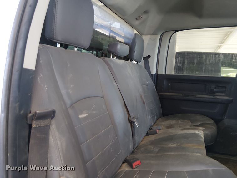 image for item EE5162 2017 RAM 2500 Crew Cab flatbed pickup truck