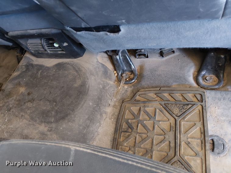 image for item EE5162 2017 RAM 2500 Crew Cab flatbed pickup truck