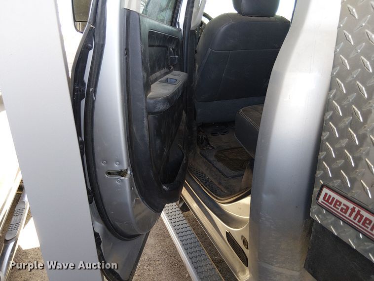 image for item EE5162 2017 RAM 2500 Crew Cab flatbed pickup truck