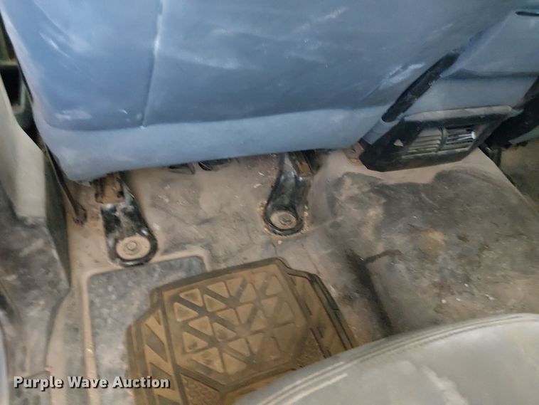 image for item EE5162 2017 RAM 2500 Crew Cab flatbed pickup truck