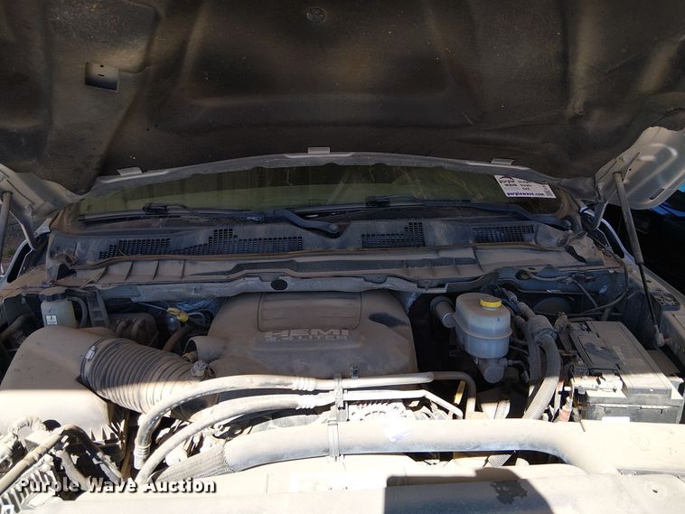 image for item EE5162 2017 RAM 2500 Crew Cab flatbed pickup truck