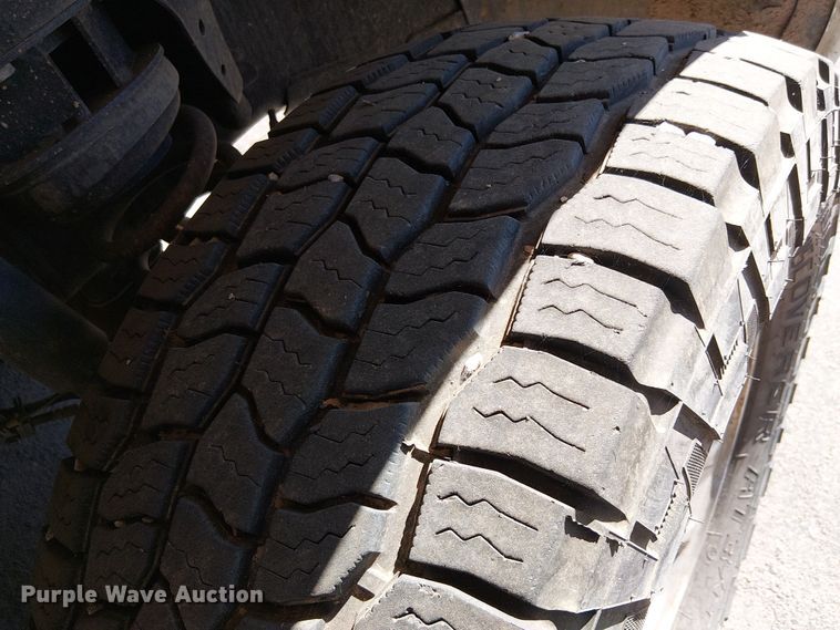 image for item EE5162 2017 RAM 2500 Crew Cab flatbed pickup truck