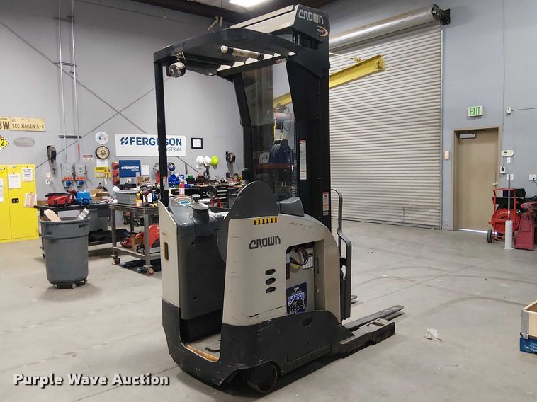 image for item EE5186 2016 Crown RR5725-35 reach truck
