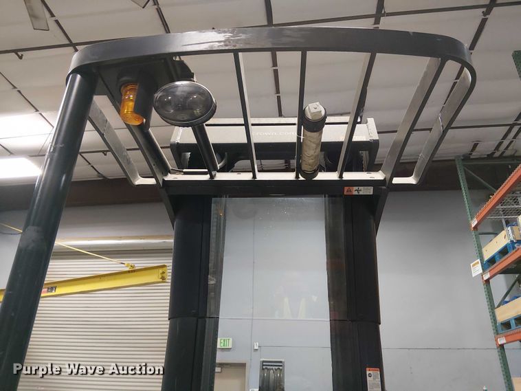 image for item EE5186 2016 Crown RR5725-35 reach truck