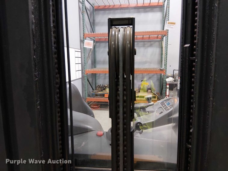 image for item EE5186 2016 Crown RR5725-35 reach truck