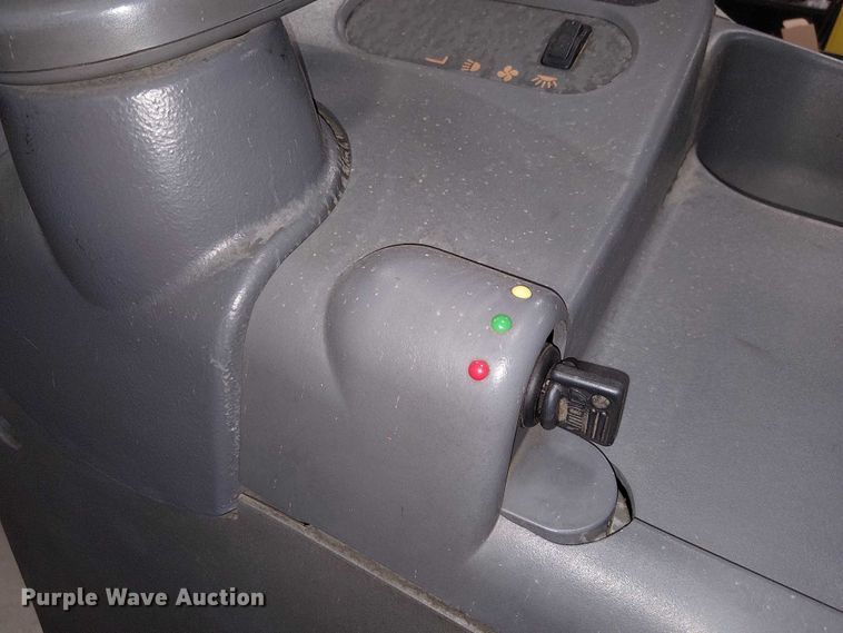 image for item EE5186 2016 Crown RR5725-35 reach truck