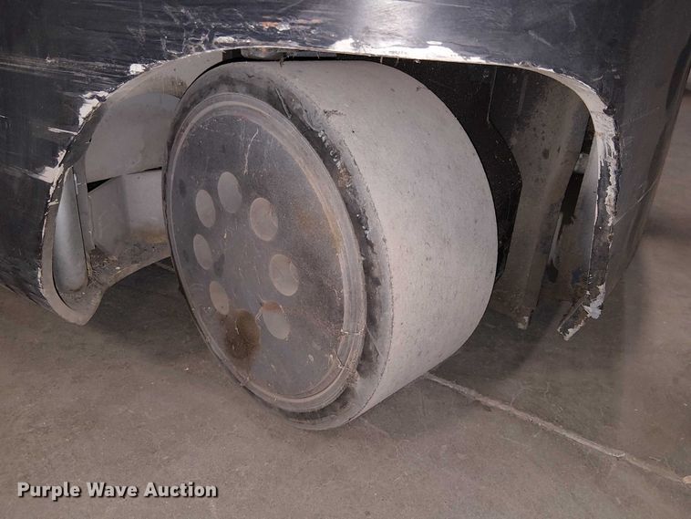 image for item EE5186 2016 Crown RR5725-35 reach truck