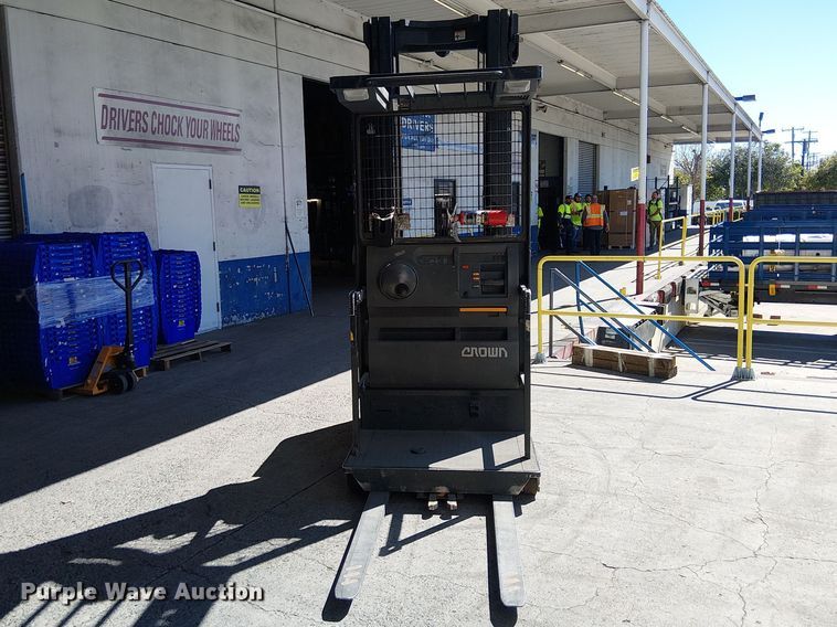 image for item EE5190 2016 Crown SP3520-30 order picker