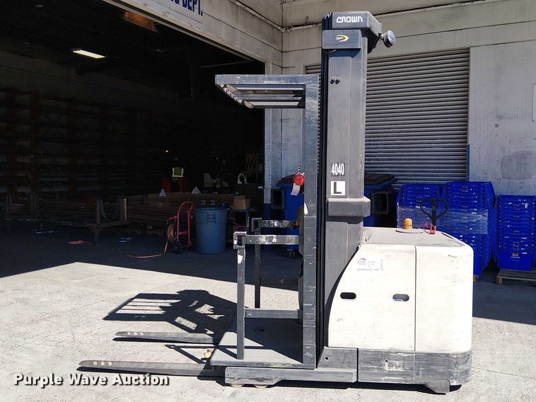 image for item EE5190 2016 Crown SP3520-30 order picker