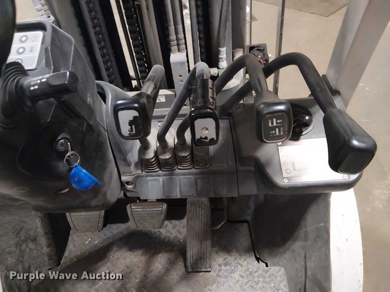 image for item EE5207 2016 UniCarriers PF70 forklift
