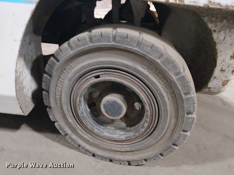 image for item EE5207 2016 UniCarriers PF70 forklift