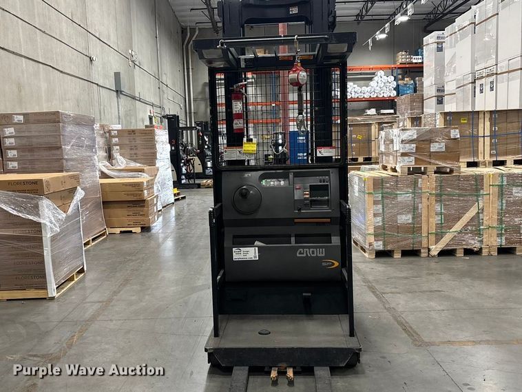 image for item EE6469 2016 Crown SP3520-30 order picker