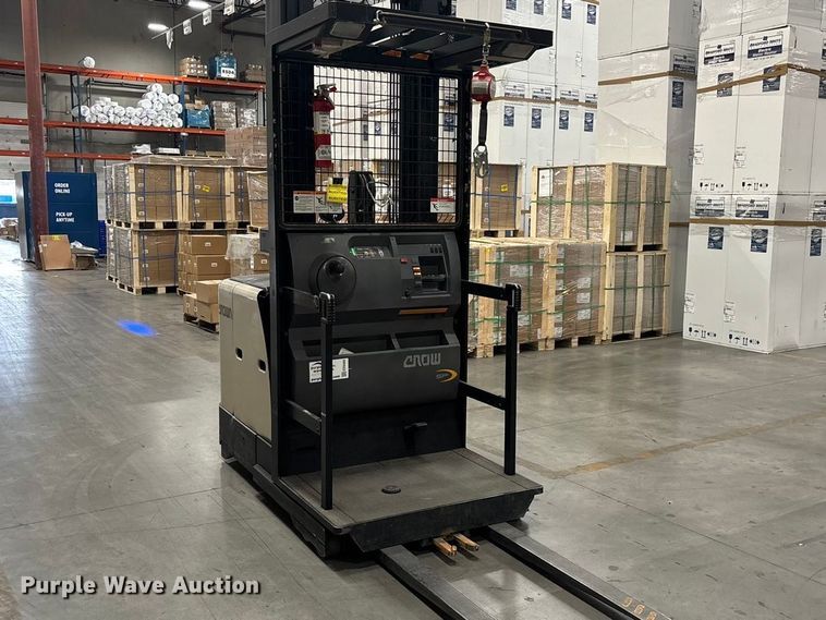 image for item EE6469 2016 Crown SP3520-30 order picker