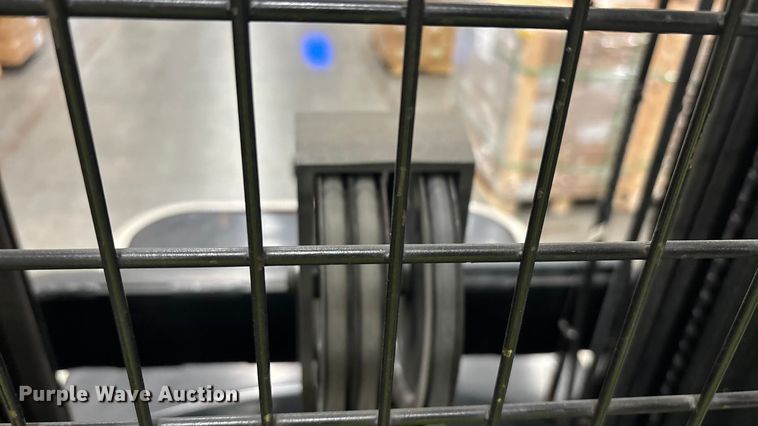 image for item EE6469 2016 Crown SP3520-30 order picker