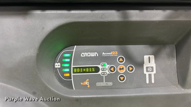 image for item EE6469 2016 Crown SP3520-30 order picker