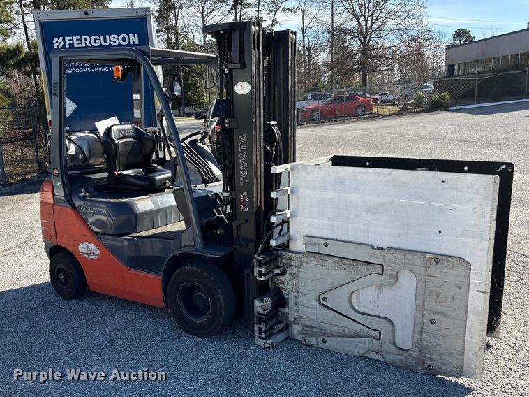 image for item EF1005 2015 Toyota 8FGU18 forklift