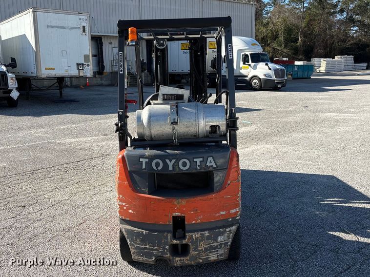 image for item EF1005 2015 Toyota 8FGU18 forklift