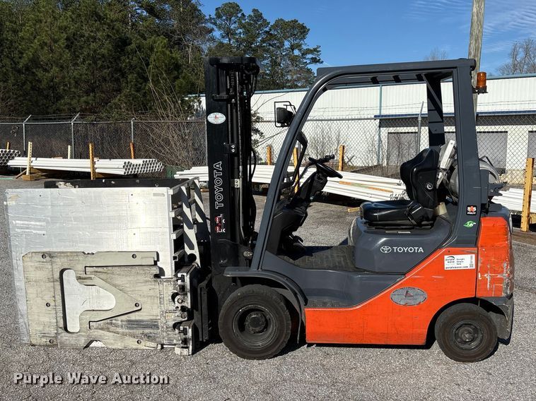 image for item EF1005 2015 Toyota 8FGU18 forklift