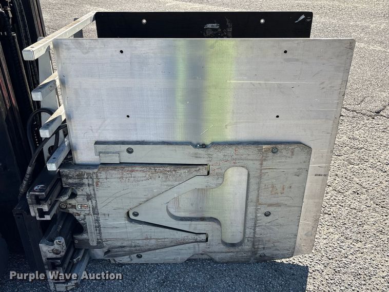 image for item EF1005 2015 Toyota 8FGU18 forklift