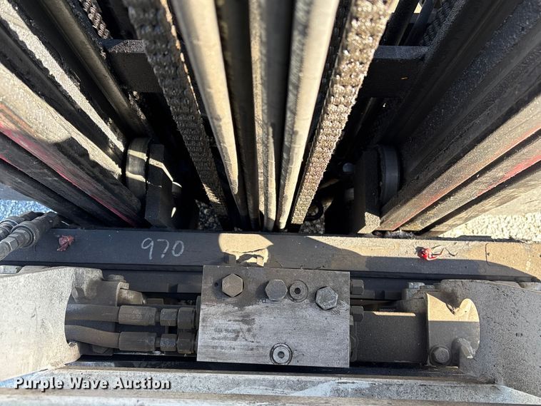 image for item EF1005 2015 Toyota 8FGU18 forklift