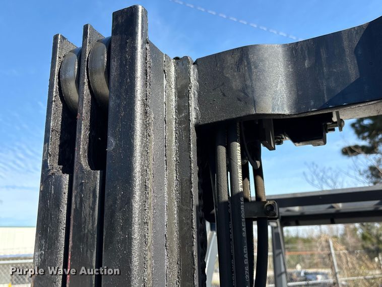 image for item EF1005 2015 Toyota 8FGU18 forklift