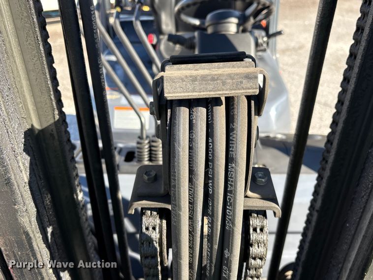 image for item EF1005 2015 Toyota 8FGU18 forklift