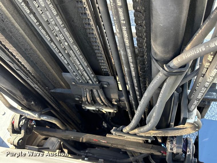 image for item EF1005 2015 Toyota 8FGU18 forklift