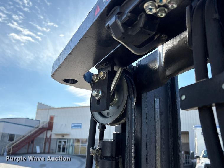 image for item EF1005 2015 Toyota 8FGU18 forklift