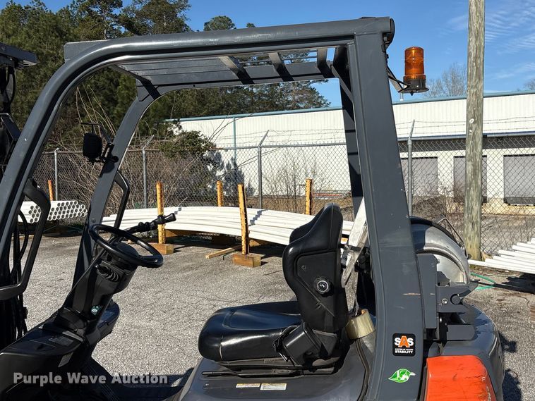 image for item EF1005 2015 Toyota 8FGU18 forklift