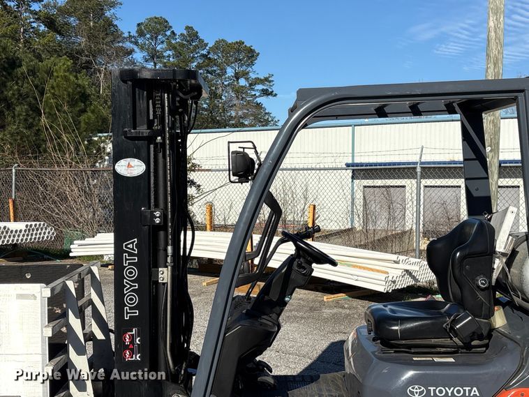image for item EF1005 2015 Toyota 8FGU18 forklift