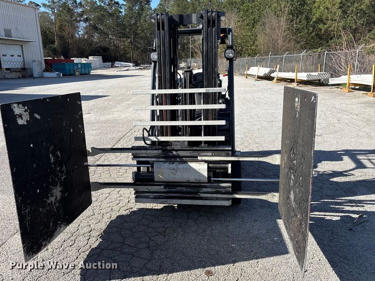 image for item EF1005 2015 Toyota 8FGU18 forklift