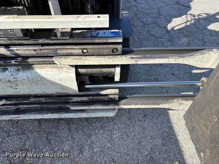 image for item EF1005 2015 Toyota 8FGU18 forklift