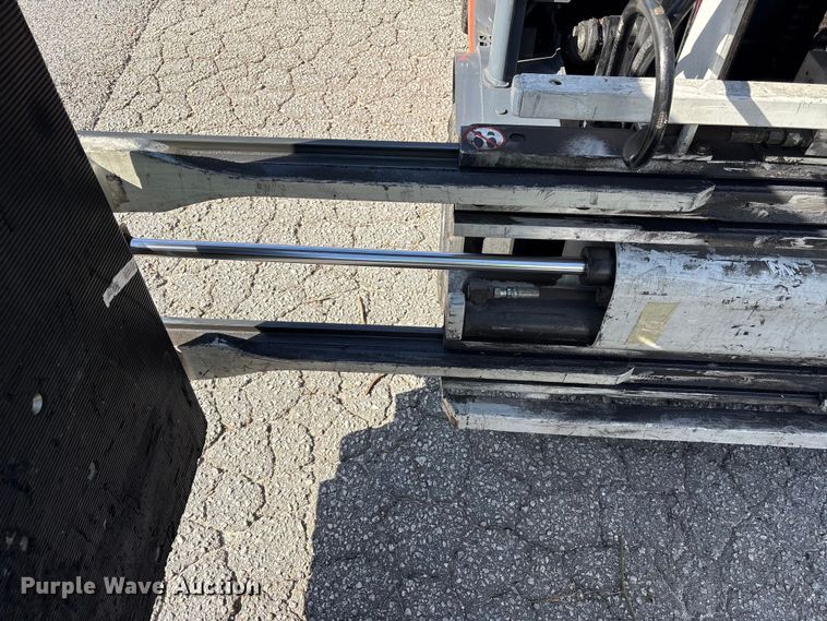 image for item EF1005 2015 Toyota 8FGU18 forklift