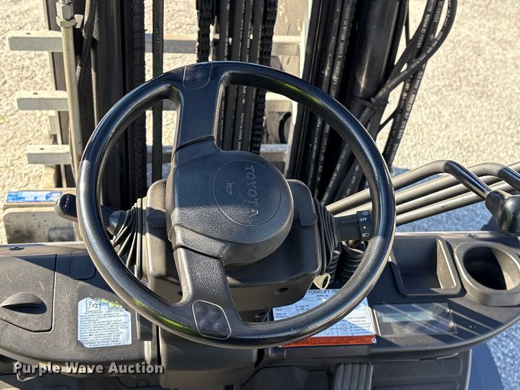 image for item EF1005 2015 Toyota 8FGU18 forklift