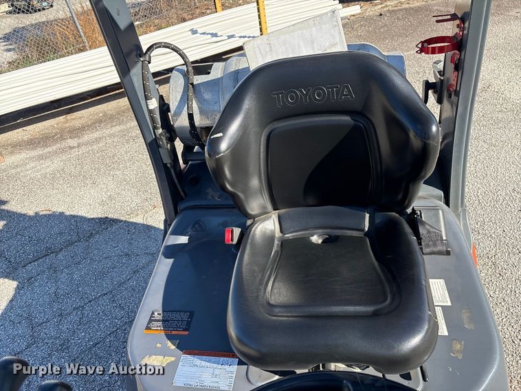 image for item EF1005 2015 Toyota 8FGU18 forklift